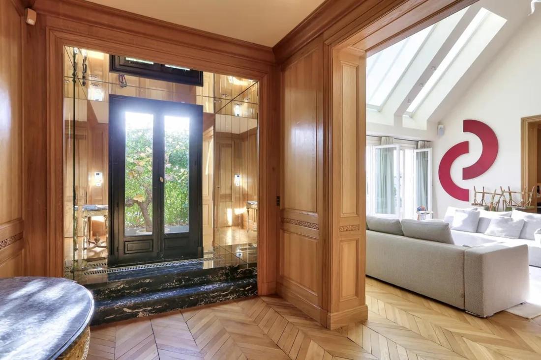 Superb Penthouse View With Terrace Parijs